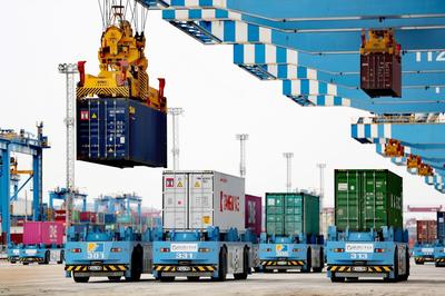 港口作业忙 进出口增长 货物进出口